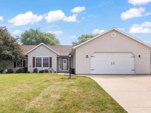 W2055 Summer Hill DRIVE, Helenville, WI 53137