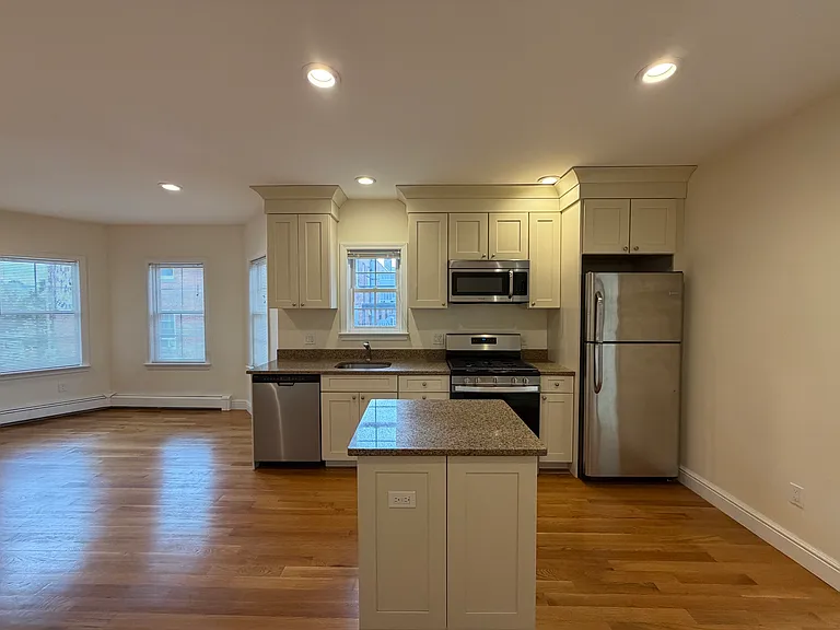 222 Massachusetts Ave — Photo 2