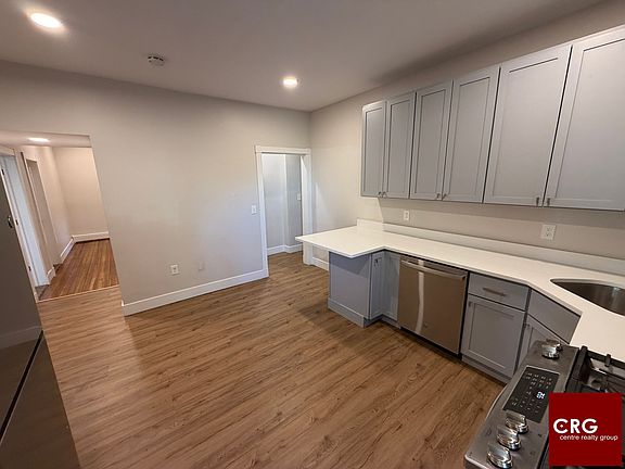 5th image of 165 Gove St #A