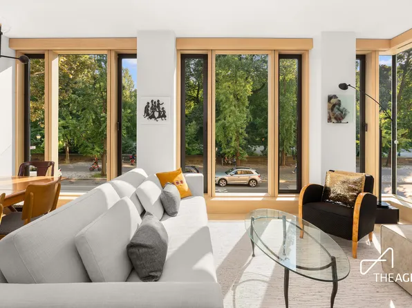 145 Central Park North image 8 of 13