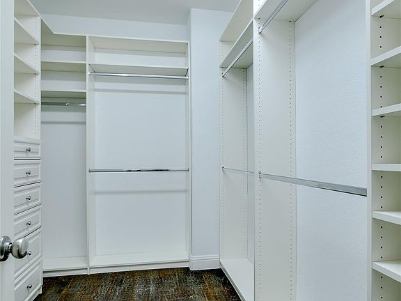 2nd image of 5757 Lois Ln