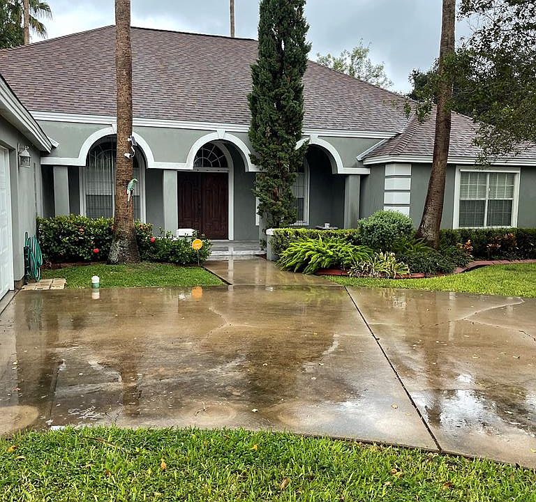 1st image of 612 Morelos Ave