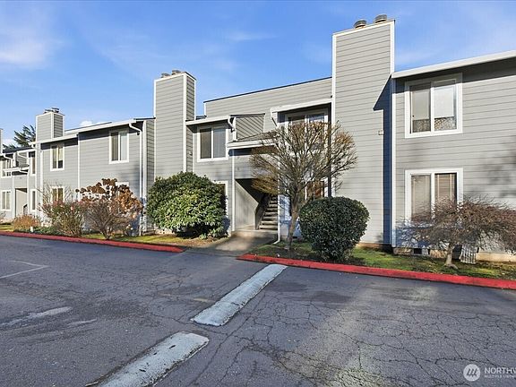 2nd image of 5415 NE 34th Street #C