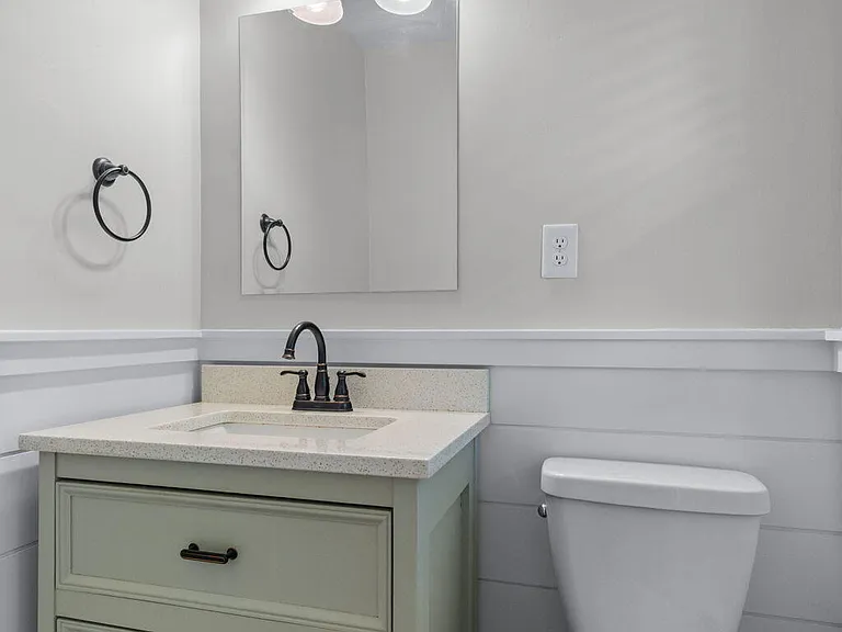 519 Leyton Ave — Photo 22