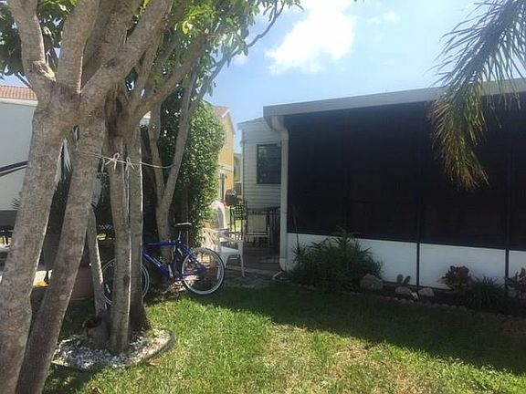 4th image of 1361 Nettles Blvd