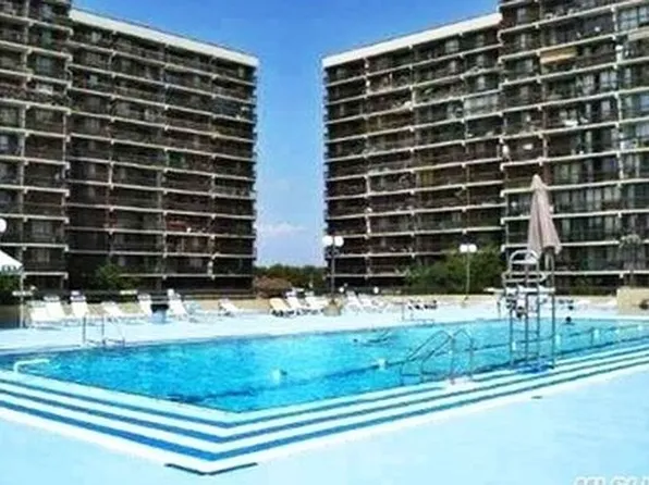 15038 Union Tpke APT 8D, Flushing, NY 11367