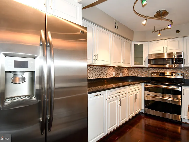 1301 N Courthouse Rd #1005 — Photo 13