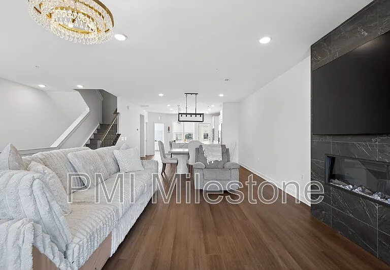16162 Frederick Rd — Photo 10