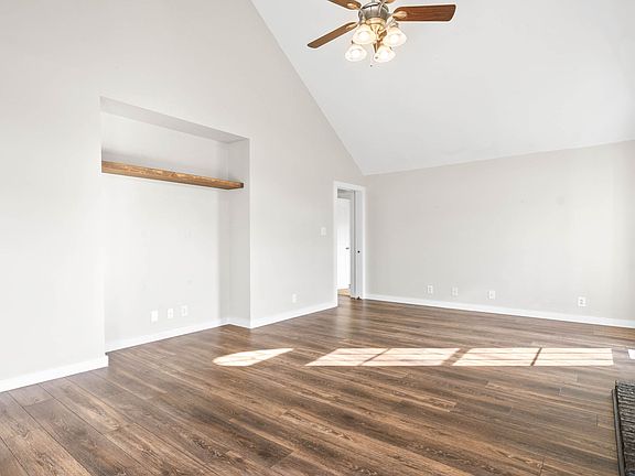 5th image of 404 Athena Dr