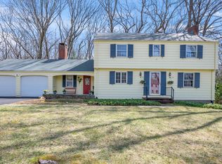 11 Robin Rd, Glastonbury, CT 06033