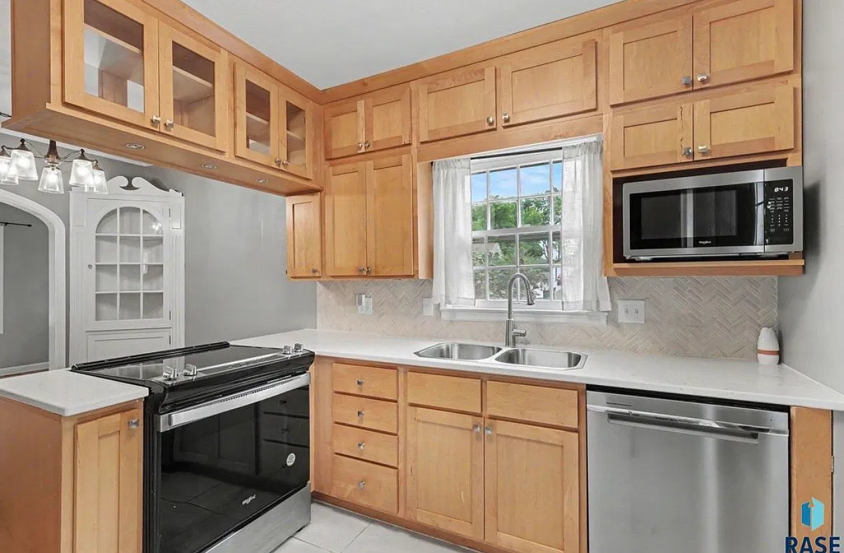 3 bed, 1698 sqft, $1,950 — Photo 4