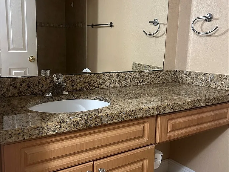 2835 Winkler Ave #209 — Photo 9