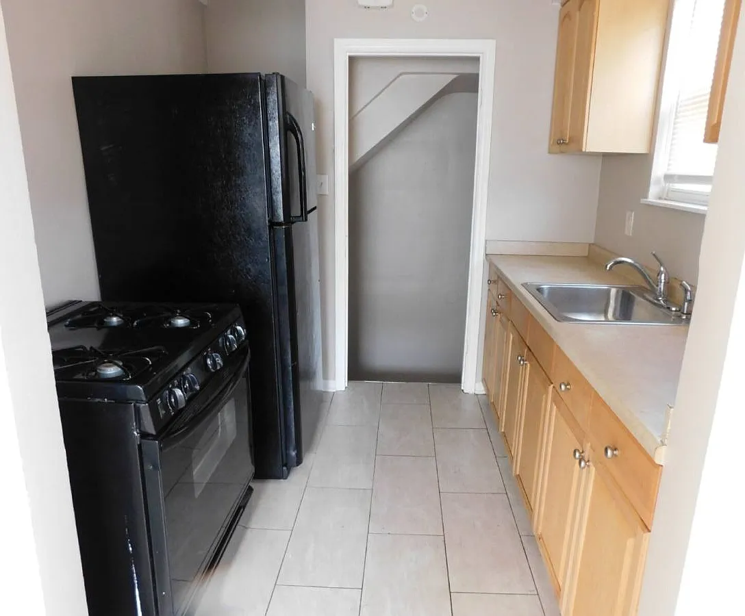 16601 Murray Hill St in Detroit, MI 48235 — Photo 4