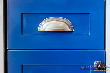 Sold by aptsandlofts.com