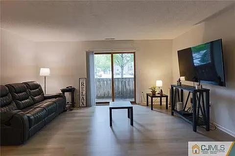 701 Ravens Crest Dr Photo 1