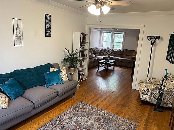 3rd image of 1720 E Newport Ave #6