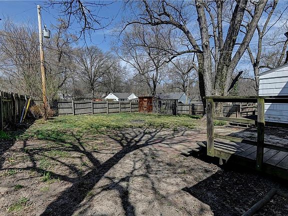 5th image of 5300 Sycamore Dr