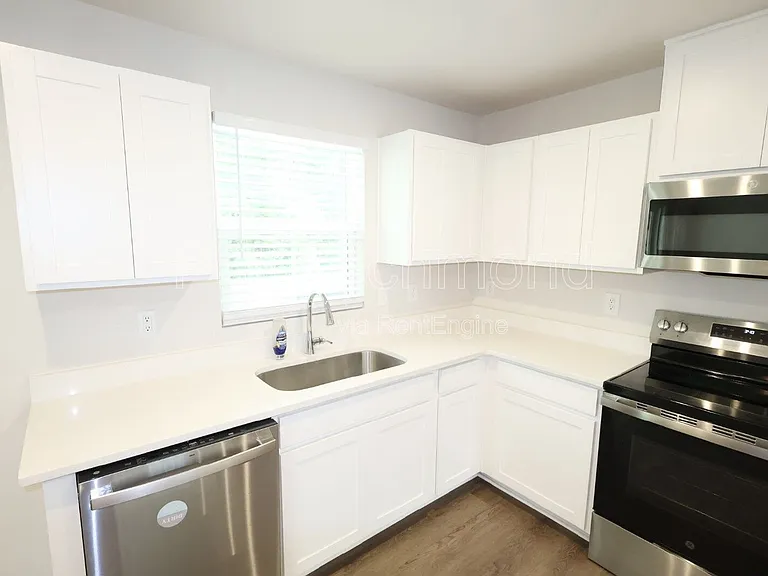1240 Canterbury Ridge Rd — Photo 10