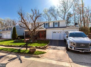 8815 Moverly Ct, Springfield, VA 22152