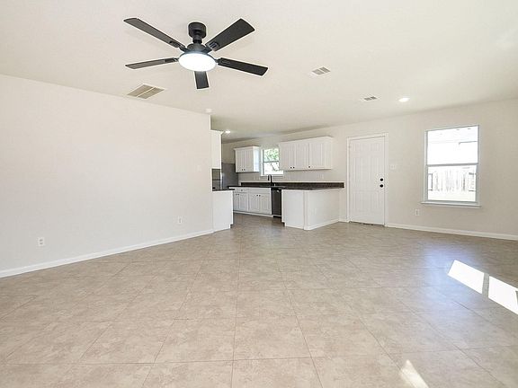 3rd image of 3906 Hollow Cove Ln