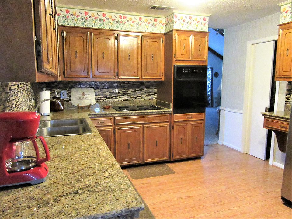 2nd image of 2738 Linkswiller Rd