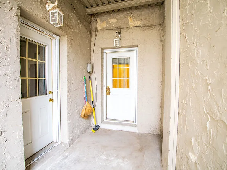 1124 E Passyunk Ave — Photo 36