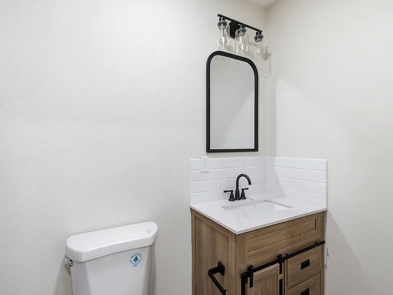1503 N Glenn Ave #B — Photo 8