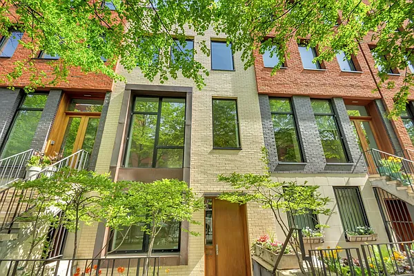Sold by Compass | media 10