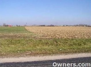 563 E Delite Inn Rd, Beecher, IL 60401