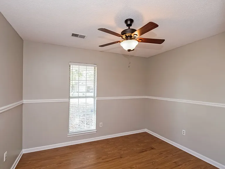 10378 Yates Dr — Photo 7