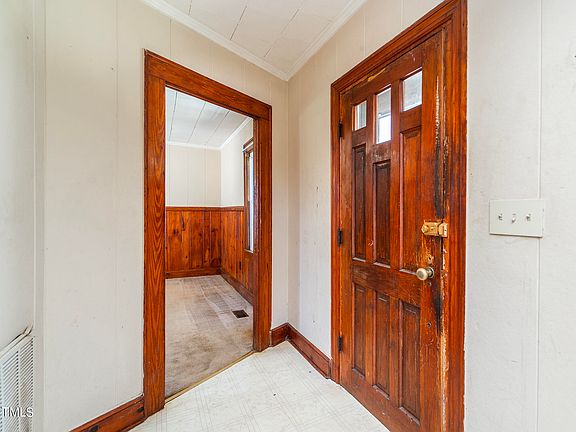 4th image of 618 James St