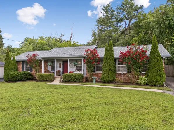 7404 Harness Dr, Nashville, TN 37221