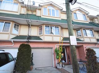 54 Cranberry Ct, Staten Island, NY 10309