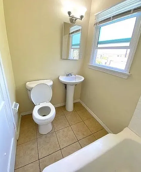 1835 Daisy Ave — Photo 5