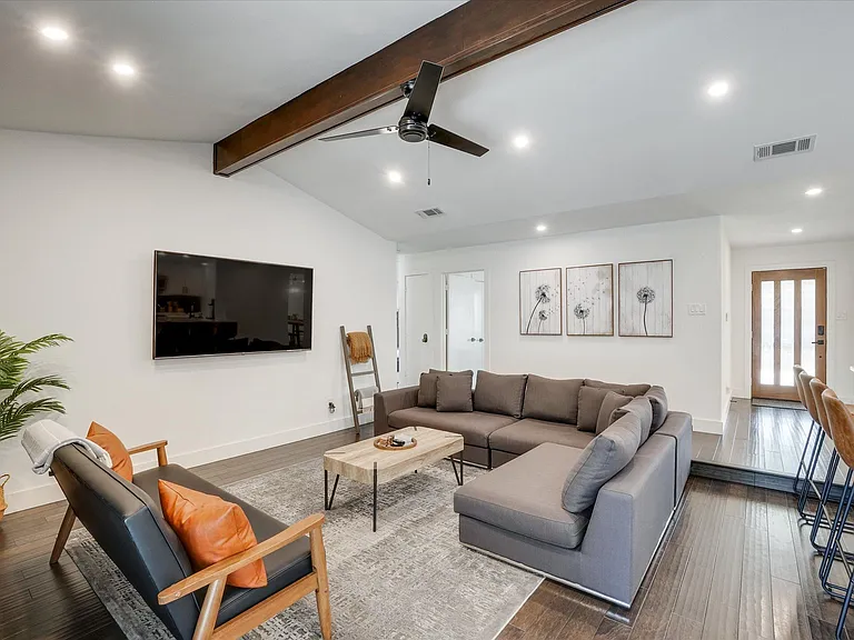 2605 Plateau Dr — Photo 8