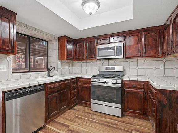 3rd image of 509 Reed St