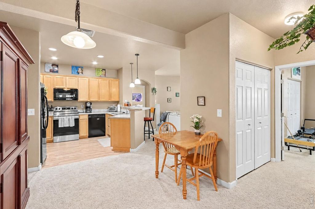 2421 Owens Ave #101