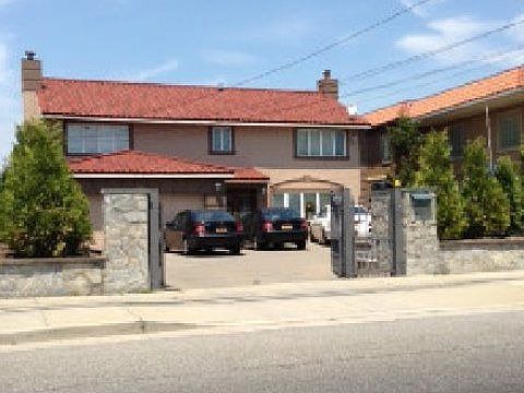 1st image of 947 W Park Ave