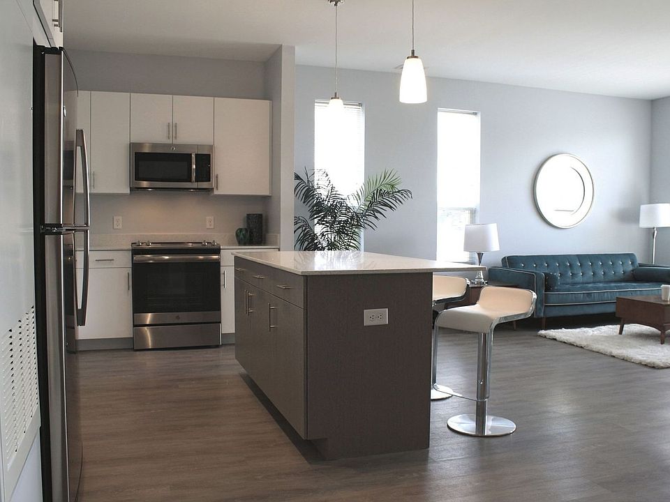 1st image of 4 Crown Dr Unit 101