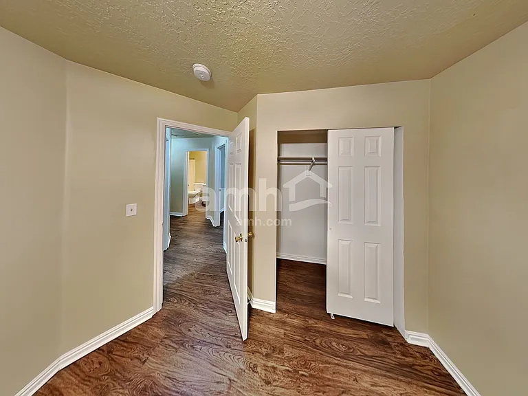 536 S 925 E — Photo 12