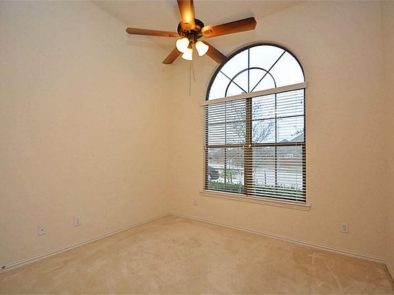 4th image of 17302 Woodfalls Ln