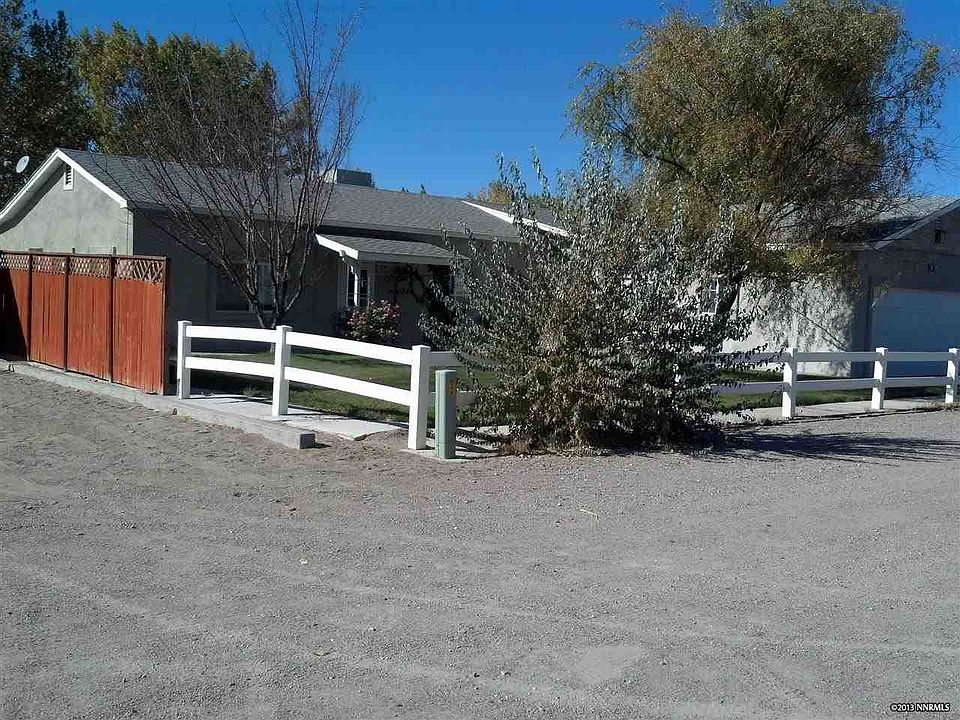 2nd image of 3210 York Ln