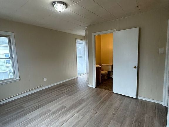 2nd image of 25 N 28th St #B