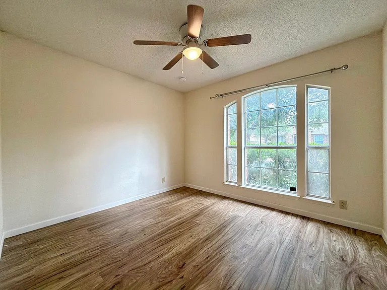 2200 Emmett Pkwy — Photo 19
