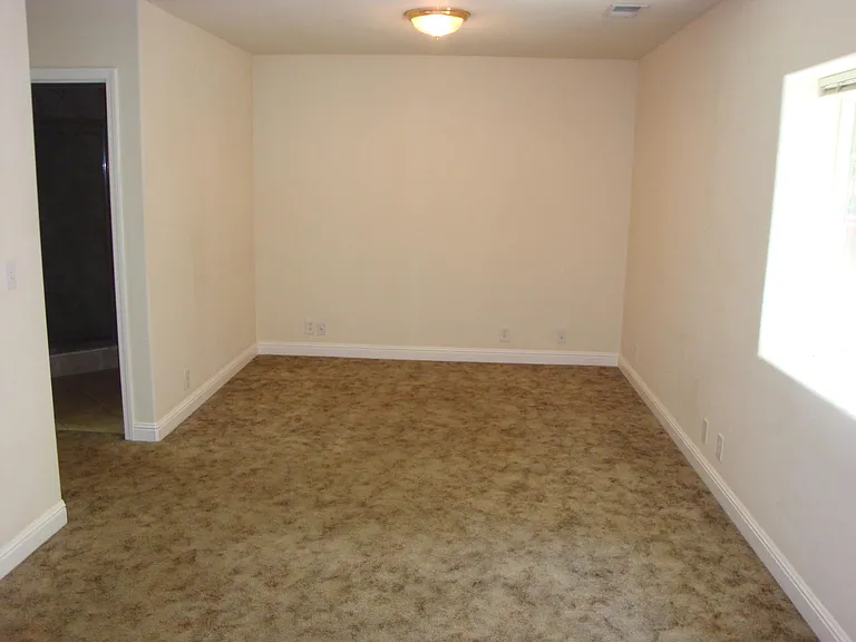802 W 4th Ave — Photo 5