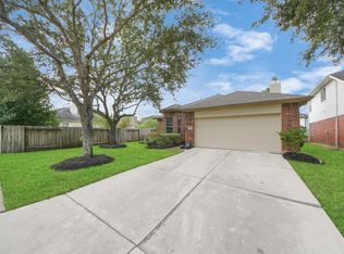 12902 Meadow Springs Dr, Pearland, TX 77584