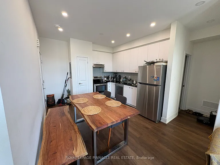 9 Phelps Ln #9 — Photo 2