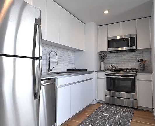 5th image of 331 E Houston St #Penthouse D