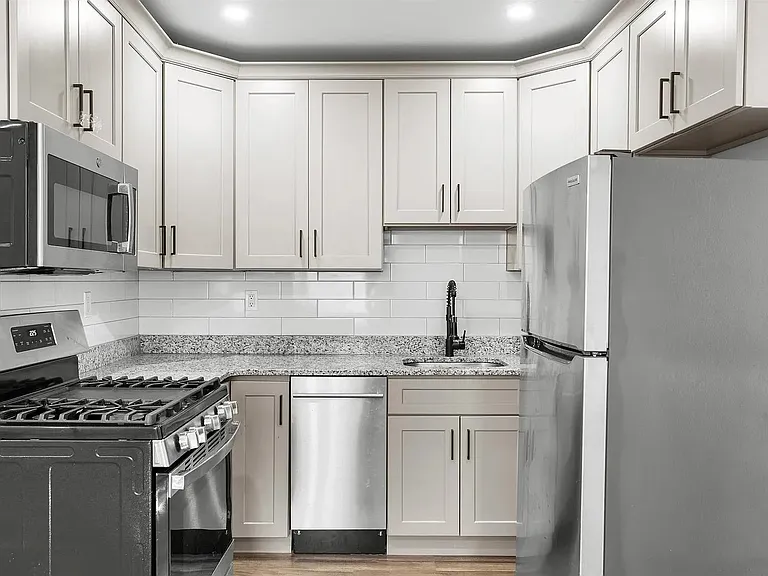392 Palisade Ave #2 — Photo 2