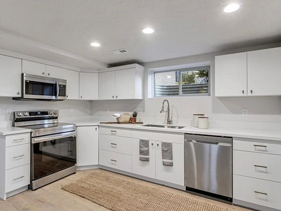 5th image of 4198 S Panorama Dr